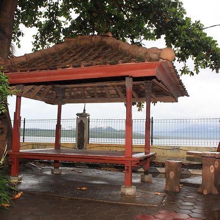 Baru Dua Beach Hotel Banyuwangi  Buitenkant foto