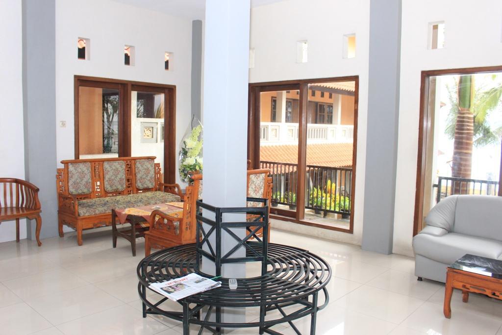 Baru Dua Beach Hotel Banyuwangi  Buitenkant foto