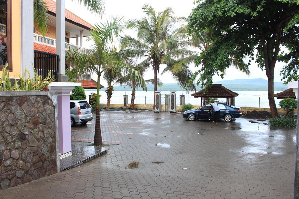 Baru Dua Beach Hotel Banyuwangi  Buitenkant foto