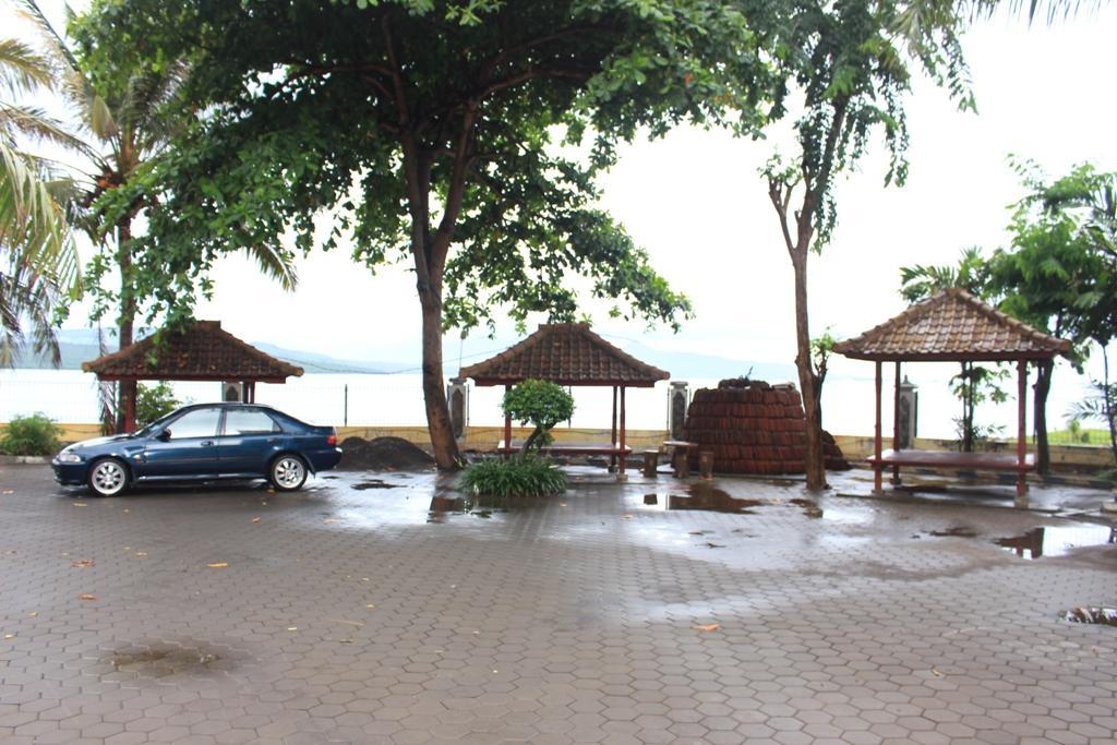 Baru Dua Beach Hotel Banyuwangi  Buitenkant foto