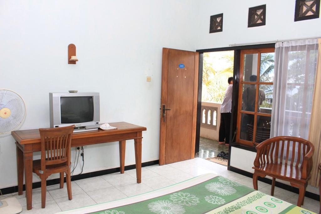 Baru Dua Beach Hotel Banyuwangi  Buitenkant foto